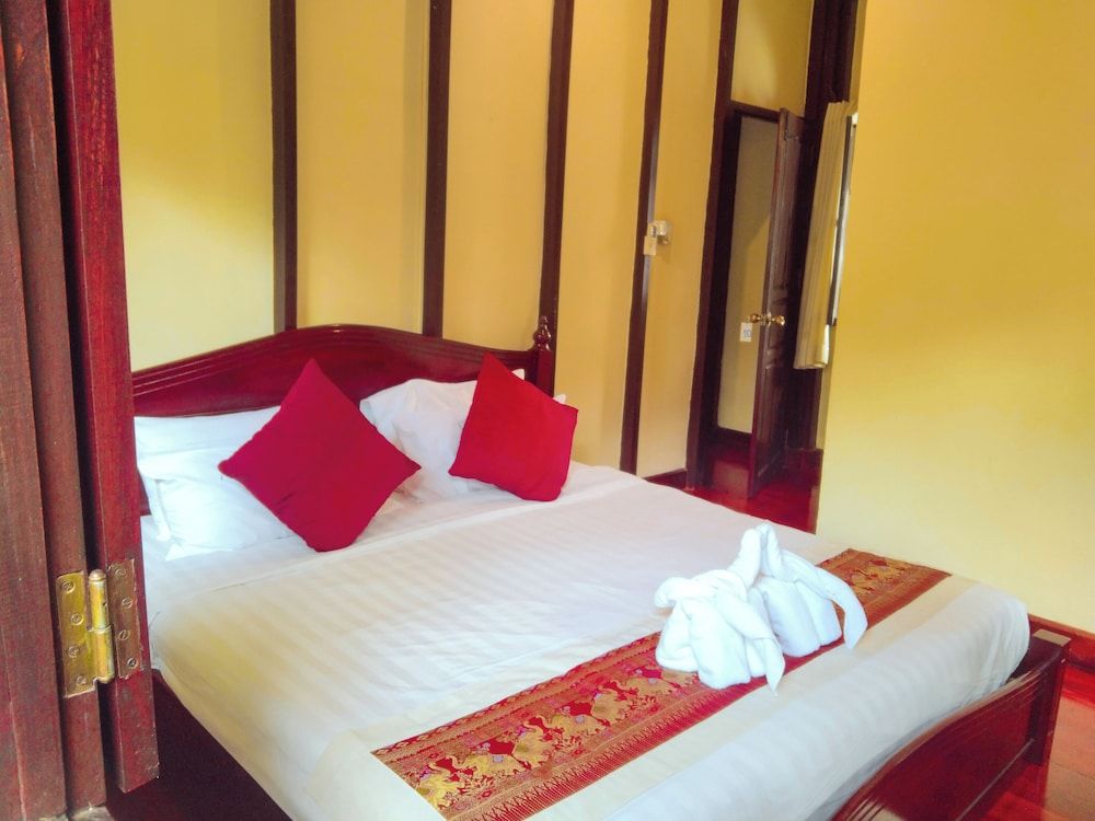 Ban Lakkham River View Standard Double Room 2