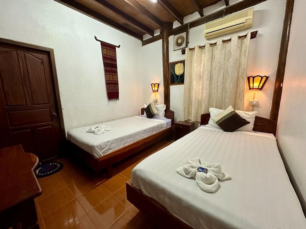 Rattana Guesthouse Standard Twin Room 3