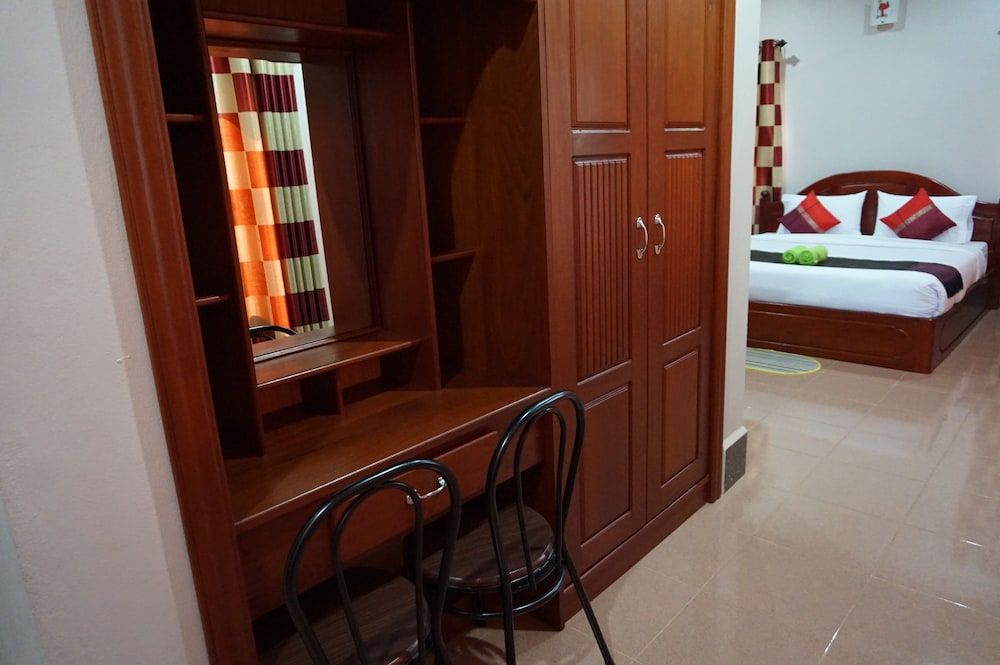 Phetphaylin Hotel VIP Room 3