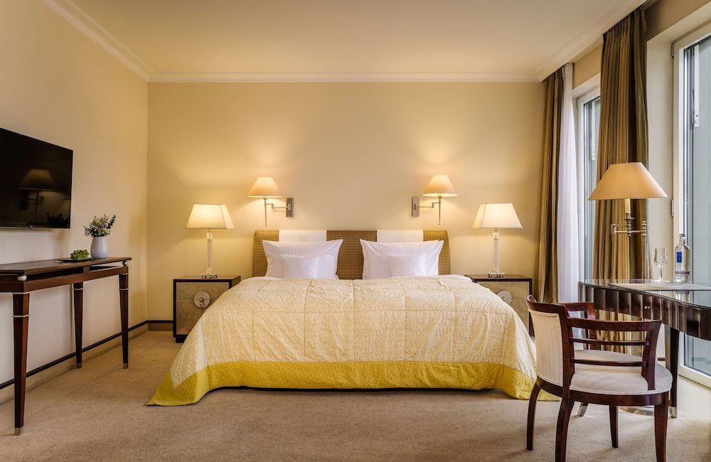 Deluxe Room, Lake View