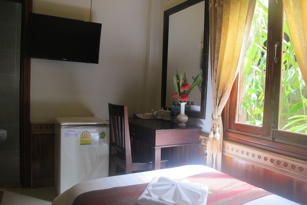 Golden Lotus Place Standard Twin 8