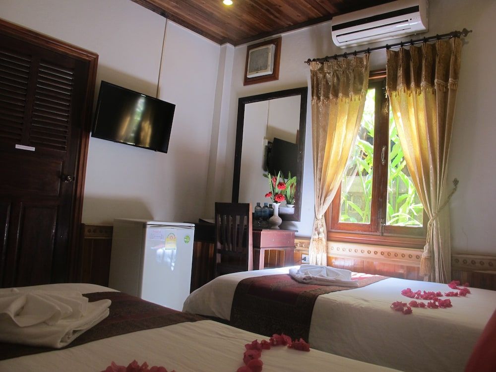 Golden Lotus Place Standard Twin 11