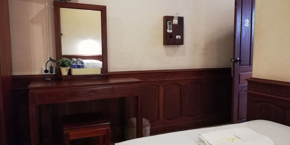 Thanaboun Guesthouse Standard Twin Room 24