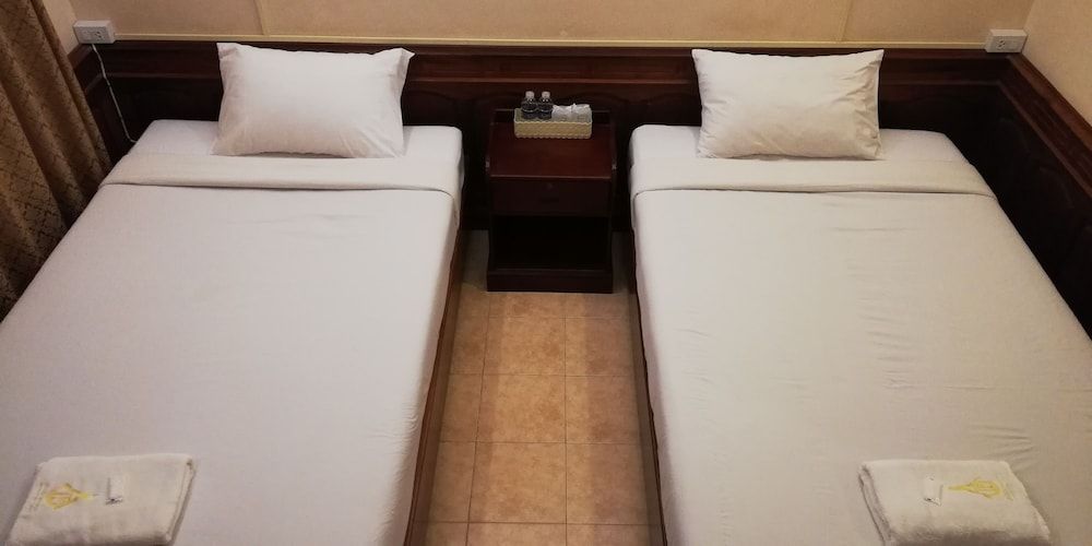 Thanaboun Guesthouse Standard Twin Room 15