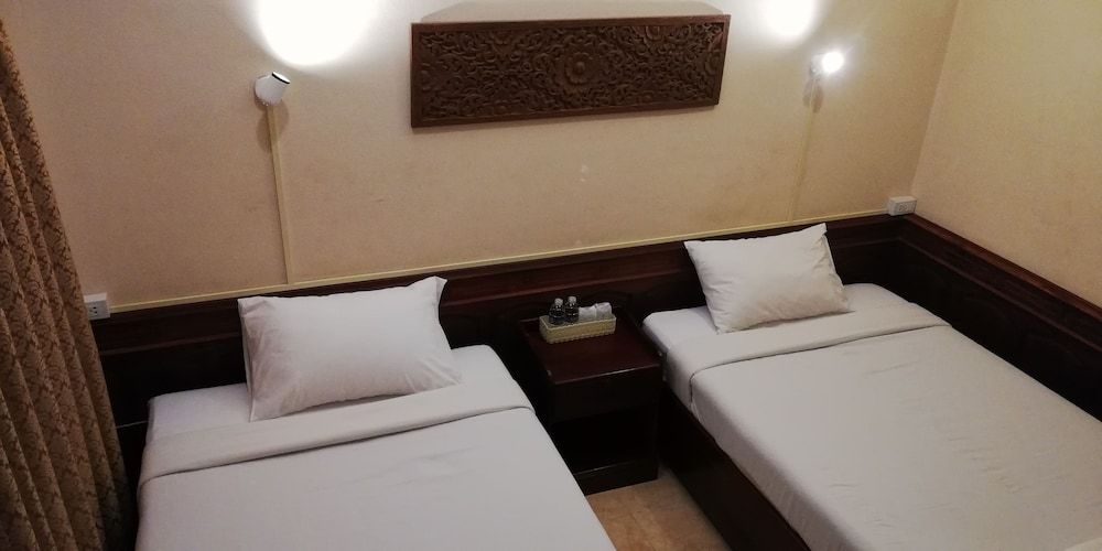 Thanaboun Guesthouse Standard Twin Room 41