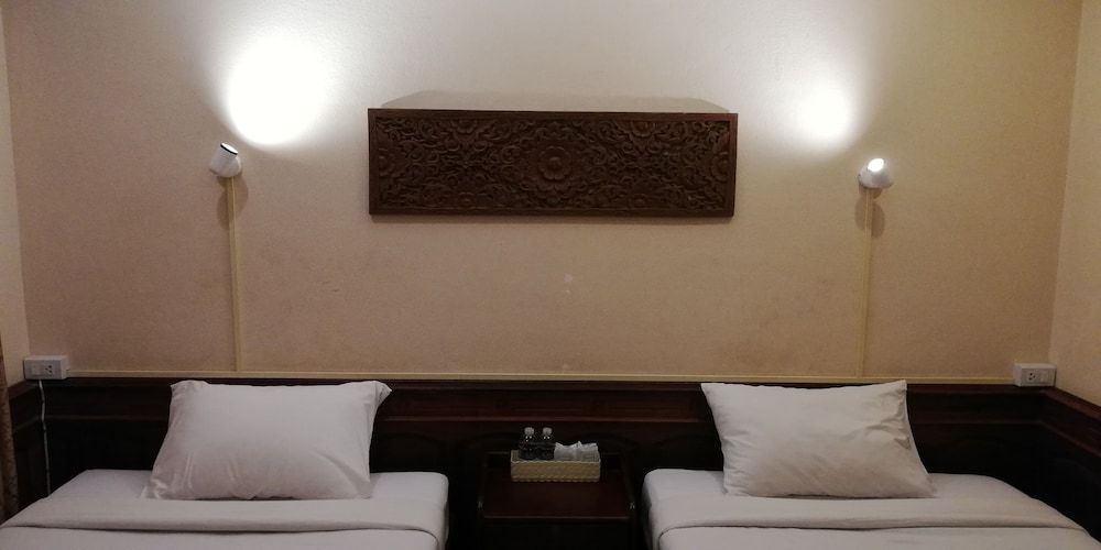 Thanaboun Guesthouse Standard Twin Room 32