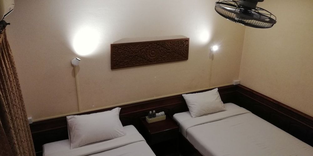 Thanaboun Guesthouse Standard Twin Room 17