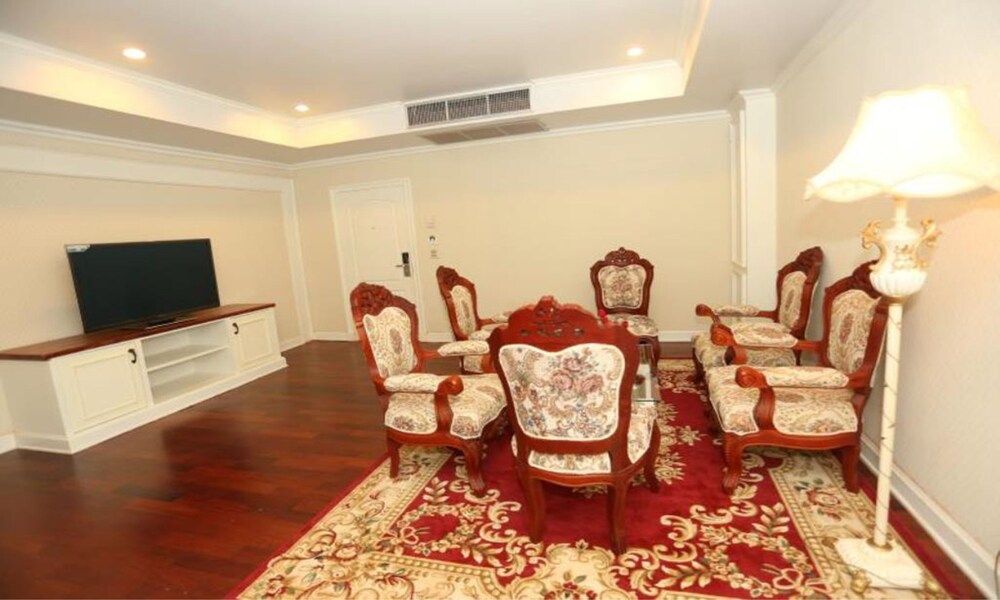 Arawan Riverside Hotel Signature Suite 7