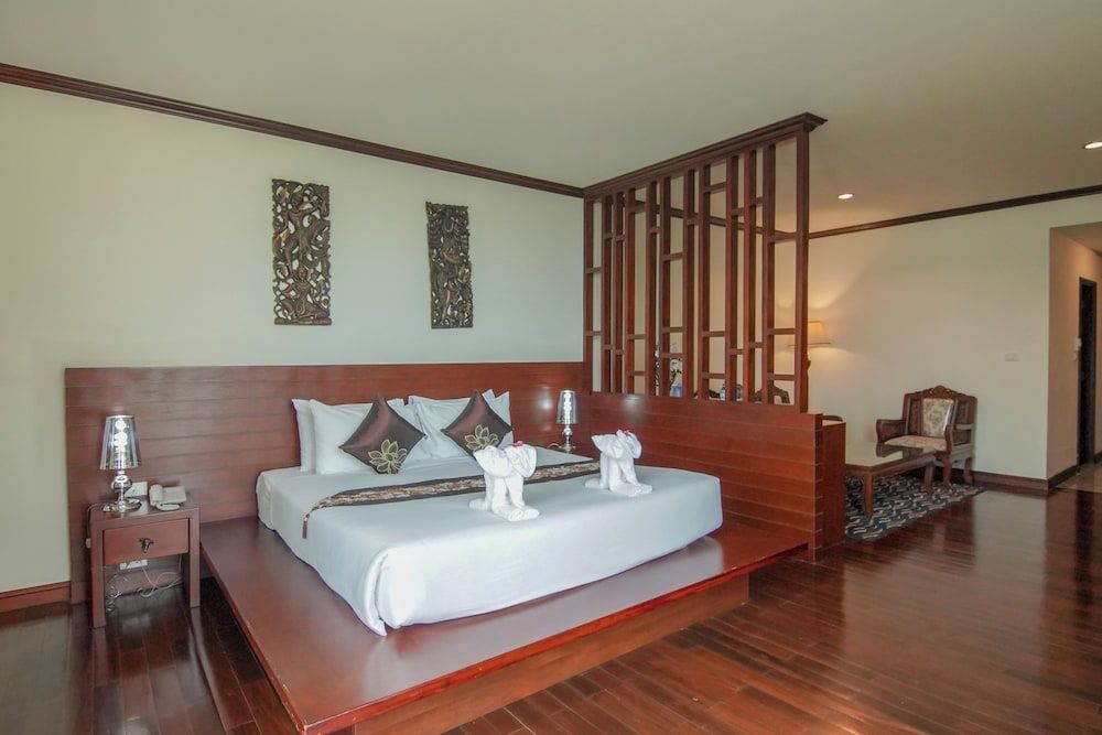 Arawan Riverside Hotel Signature Suite