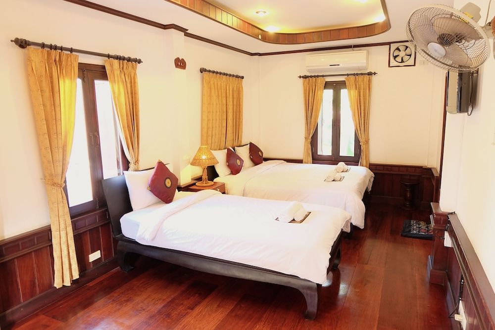 undefined Phousi Guesthouse