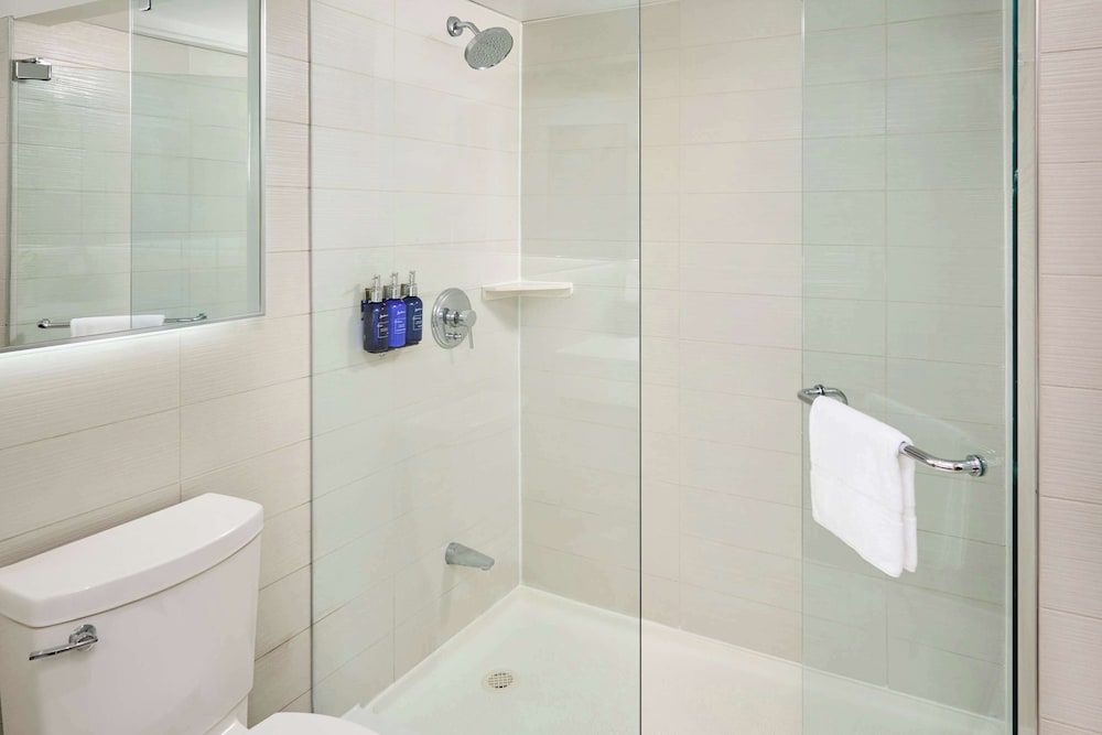undefined Radisson Blu Toronto Downtown 7