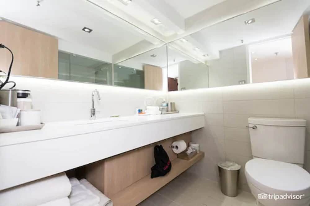 undefined Radisson Blu Toronto Downtown 9
