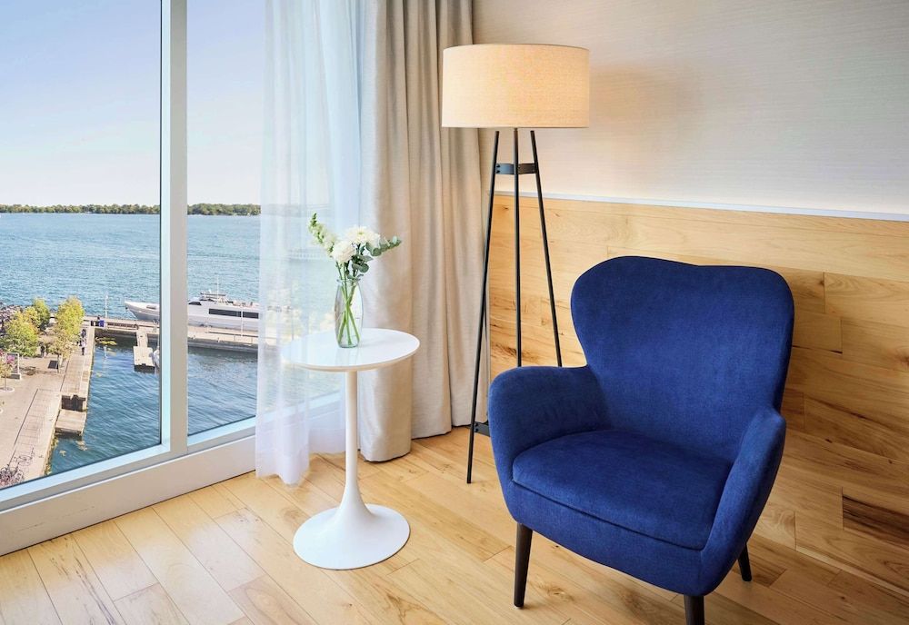 undefined Radisson Blu Toronto Downtown 10