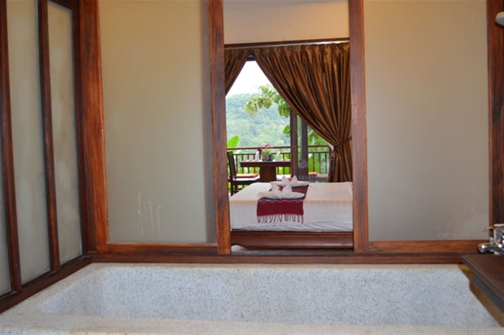 Mahout Hotel Deluxe Mountain Room, River View 6