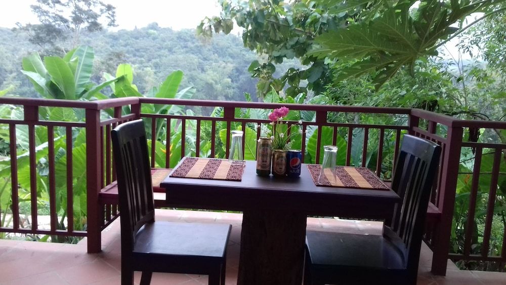 Mahout Hotel Deluxe Mountain Room, River View 8
