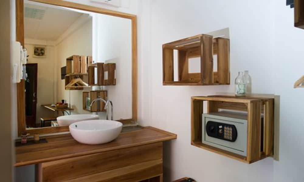 Cold River Deluxe Balcony DBL 4