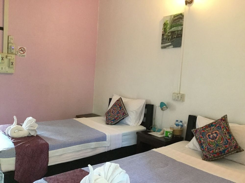 Champa Lao The Villa Standard Twin Room, Garden View (Air Conditioning) 3