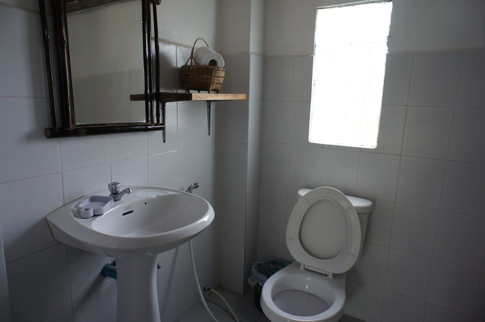 Champa Lao The Villa Standard Double Room, Garden View (Air Conditioning) 9