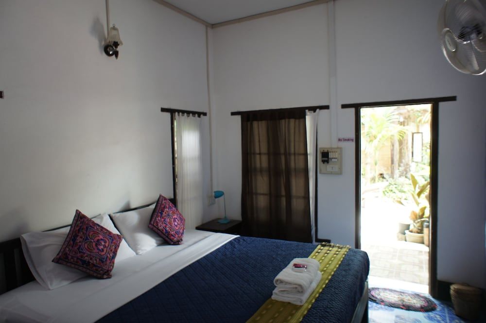 Champa Lao The Villa Standard Double Room, Garden View (Air Conditioning) 2