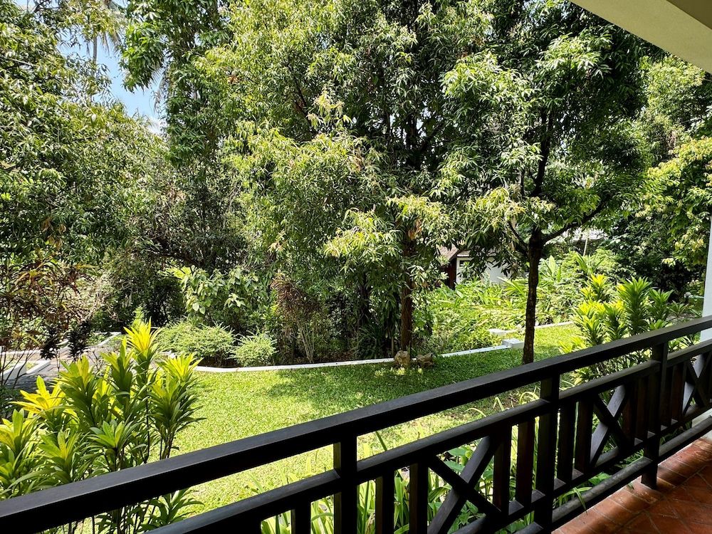 Parasol Blanc Luang Prabang Deluxe Balcony (Double Bed) 6