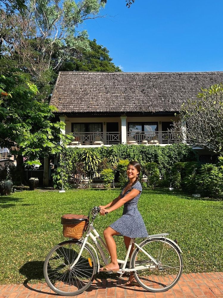 undefined Parasol Blanc Luang Prabang 7