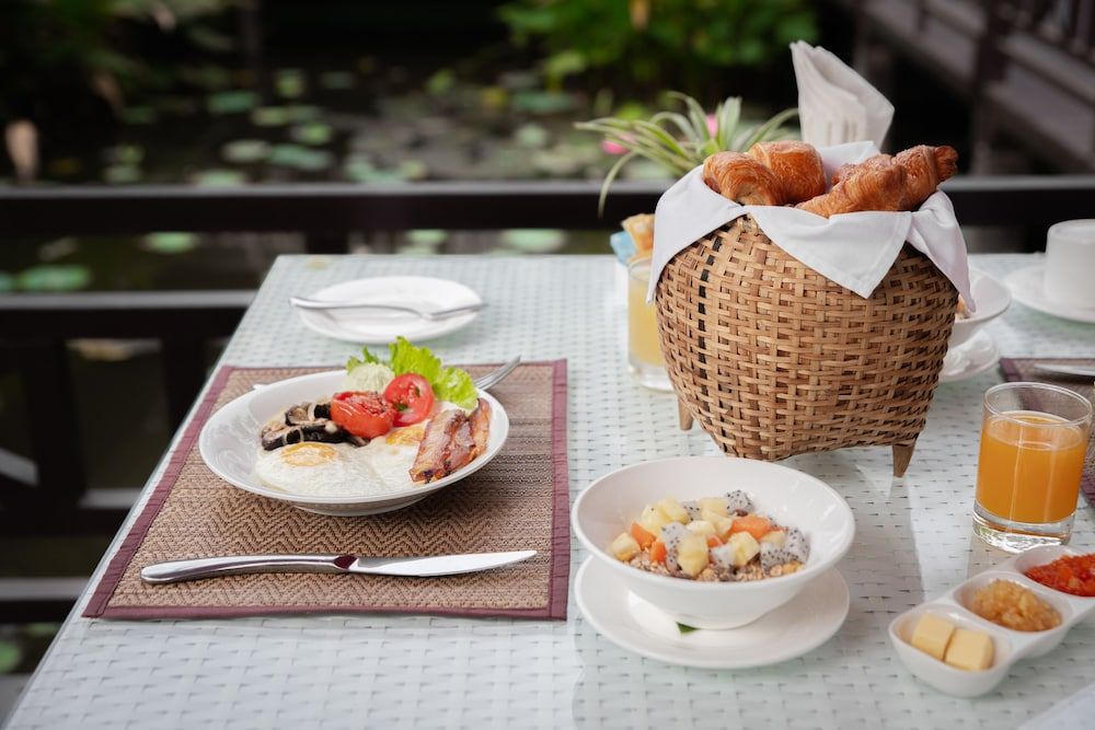 undefined Parasol Blanc Luang Prabang 10