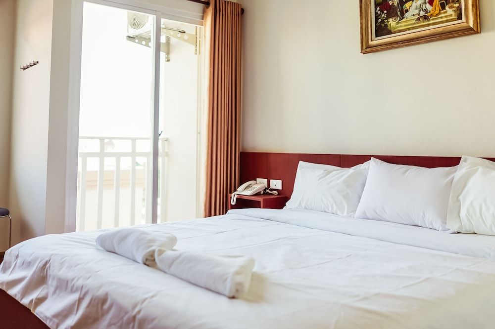 Douangpraseuth Hotel