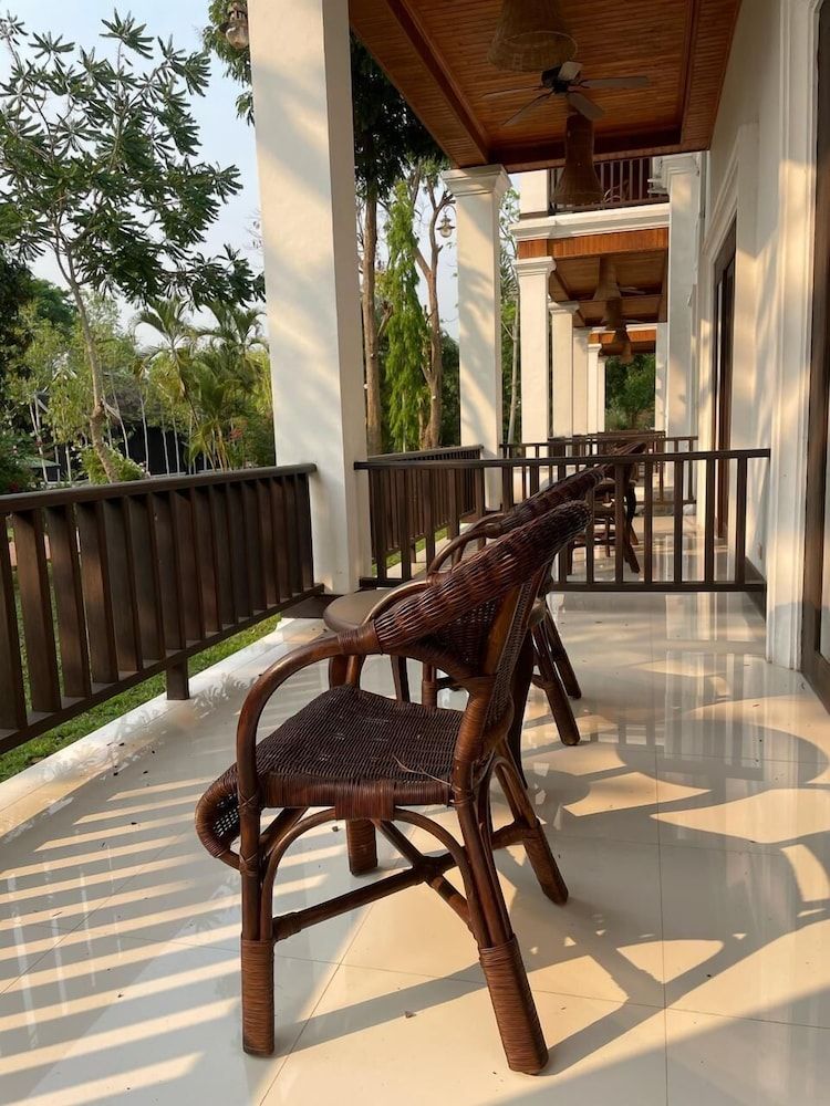 Nam Ou Riverside Hotel & Resort Deluxe Twin Room, Garden View 10