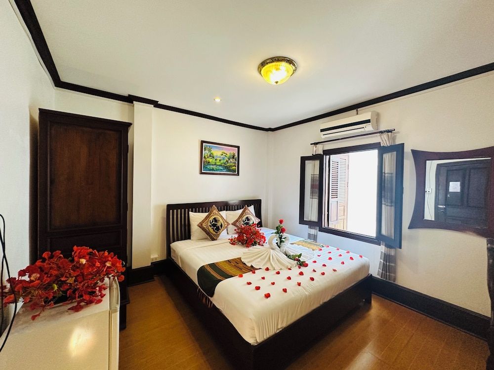 Thatsaphone Hotel Superior Double Room 7