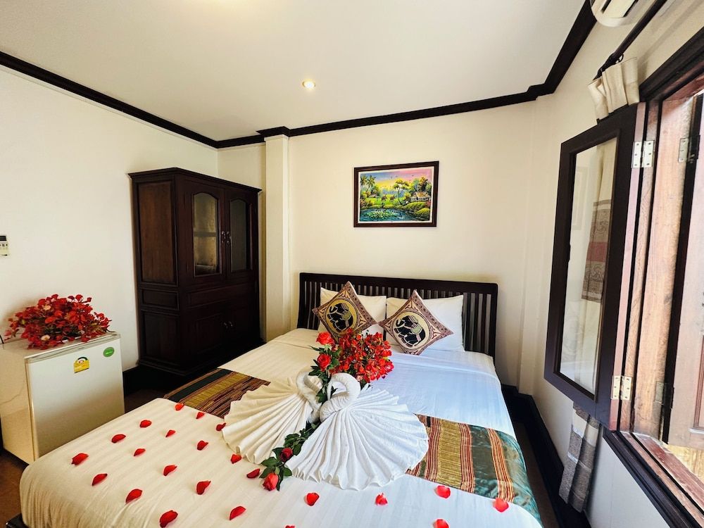 Thatsaphone Hotel Superior Double Room 10