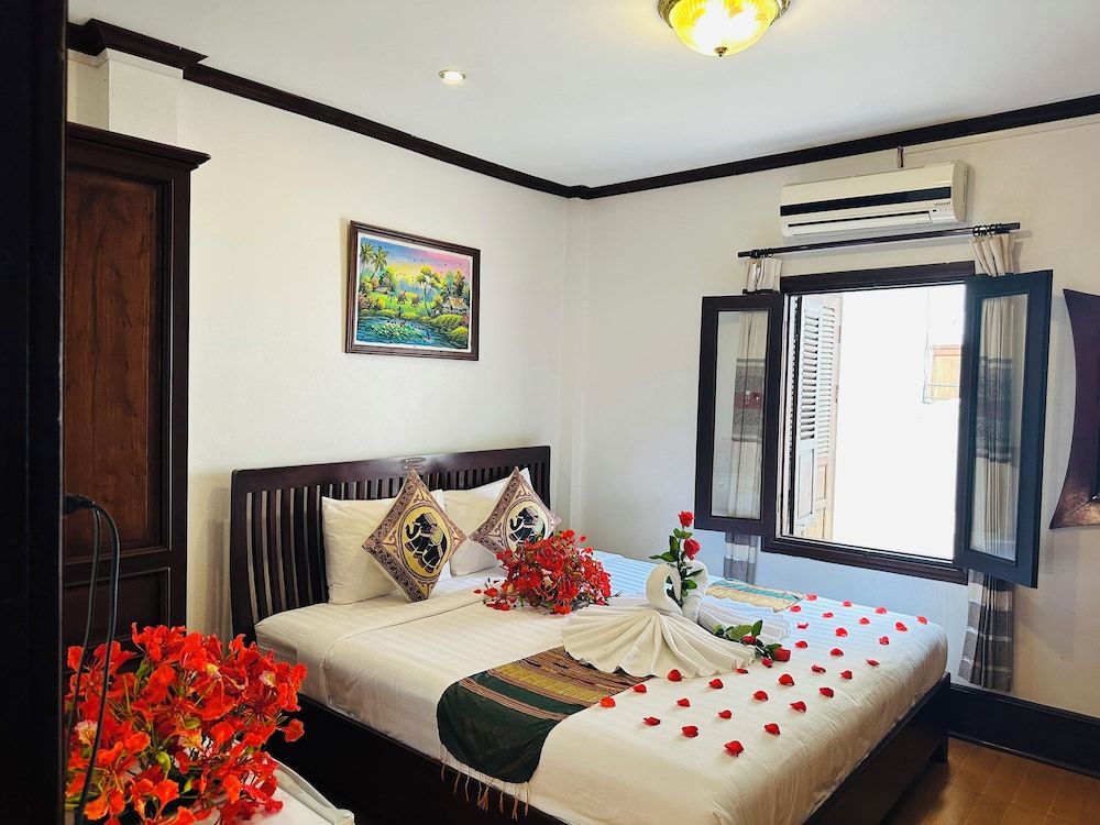 Thatsaphone Hotel Superior Double Room 2