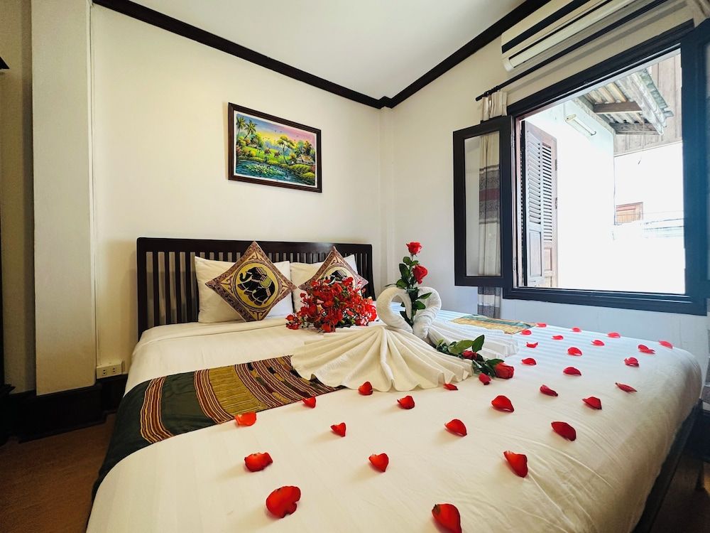 Thatsaphone Hotel Superior Double Room 12