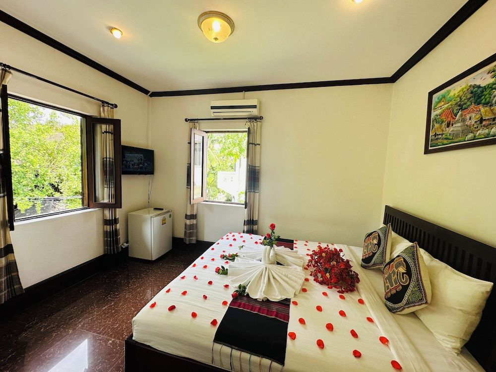 undefined Thatsaphone Hotel 3