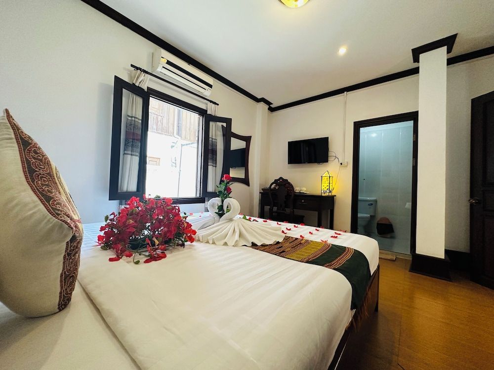 Thatsaphone Hotel Superior Double Room 14