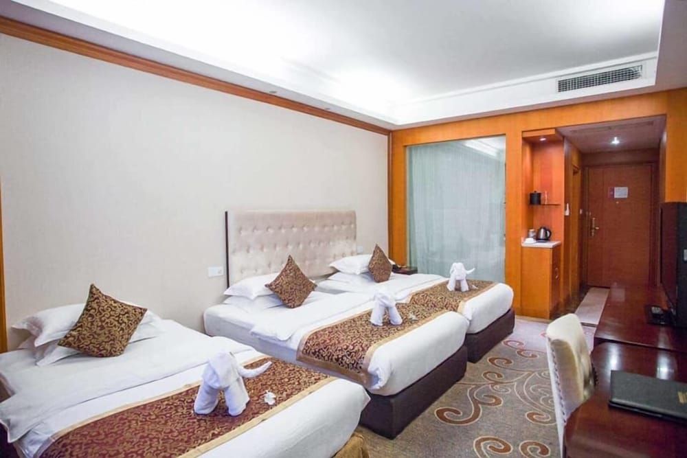 Dorkjumpa Hotel Deluxe Triple Room