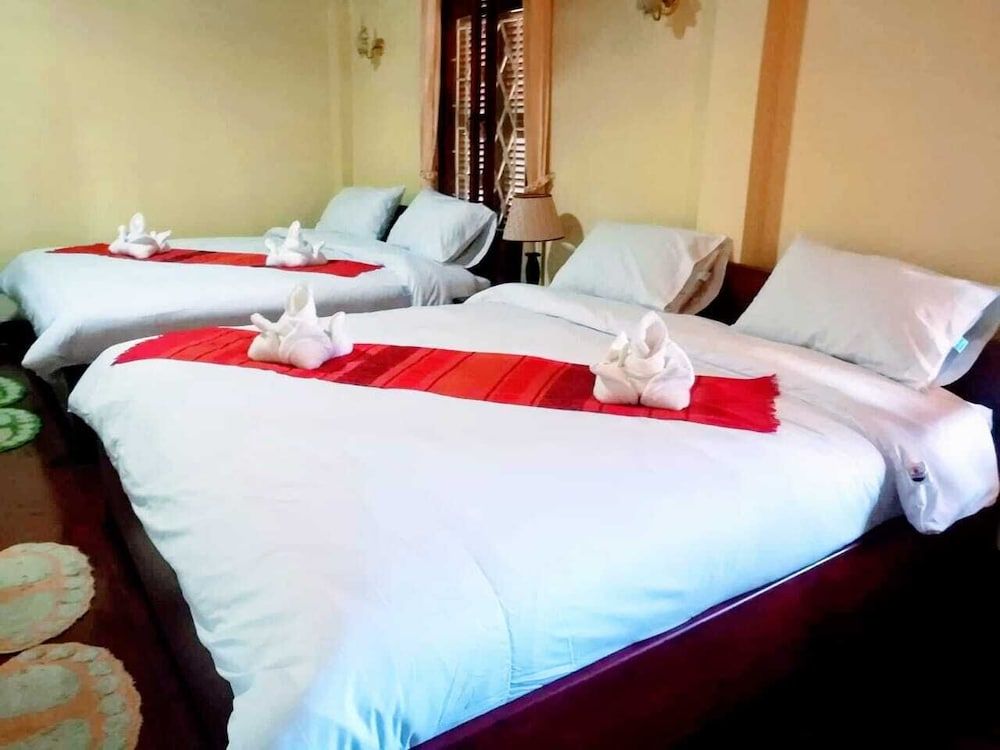 Phonepraseuth Guesthouse Family Room 2