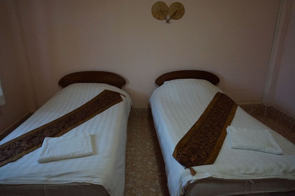 Phaythavone Hotel Standard Twin Room