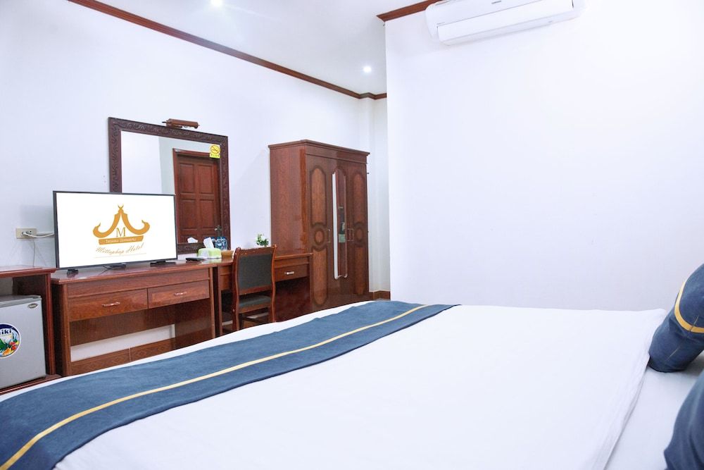 Deep Soaking Bathtub