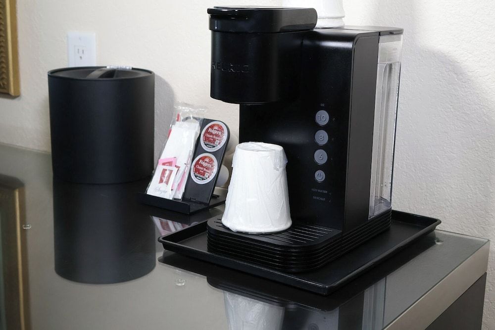 La Junta Inn Junior Room, 2 Queen Beds 7