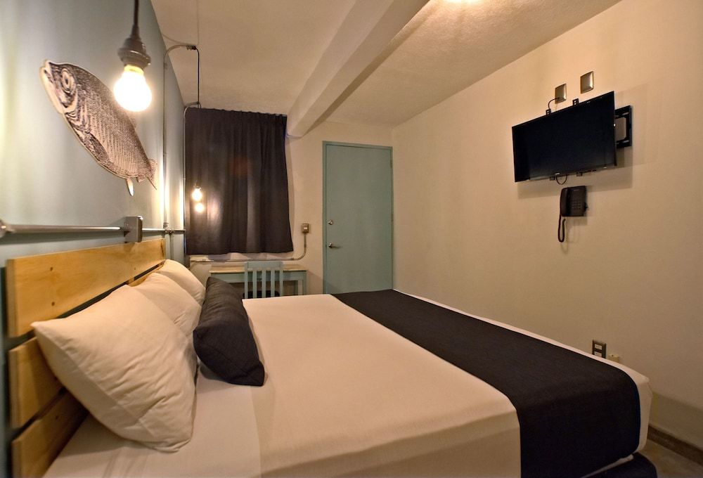 Mas Basico Hotel Standard Room, 1 King Bed 2