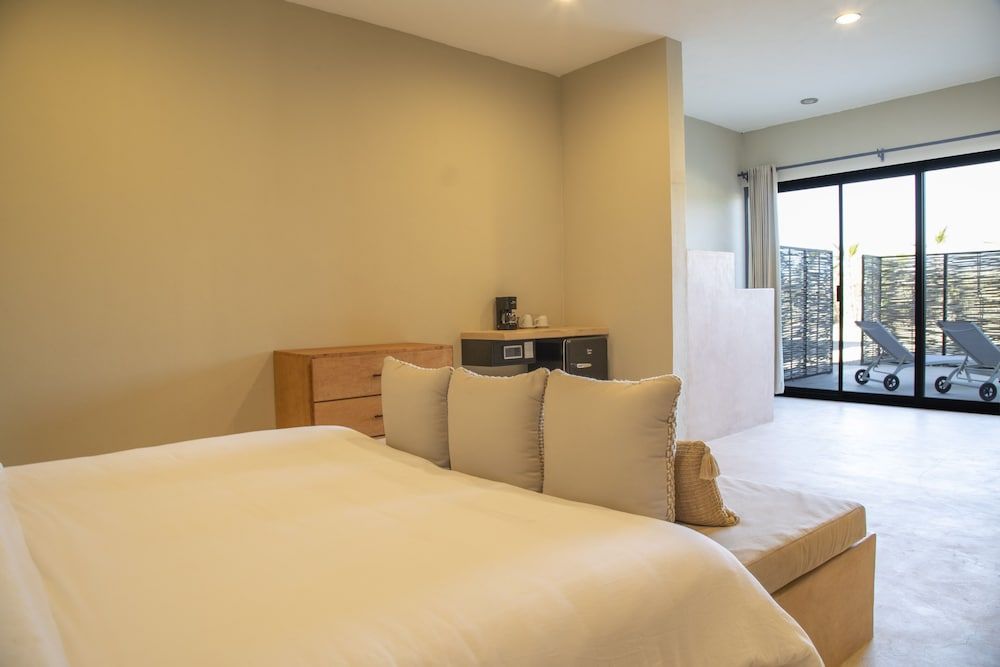 Cerritos Surf Town Beach Front Hotel and SPA Deluxe Terrace Mountain View