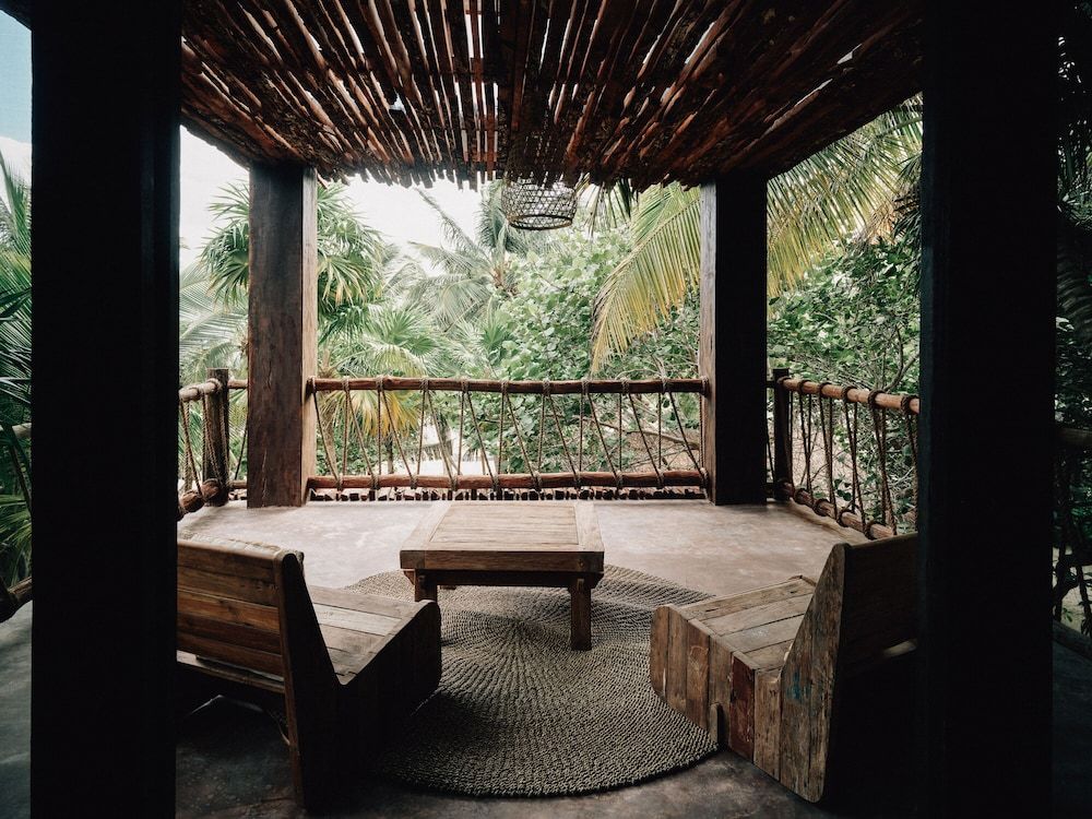 Deluxe Arena, King, Garden View, Balcony/Patio