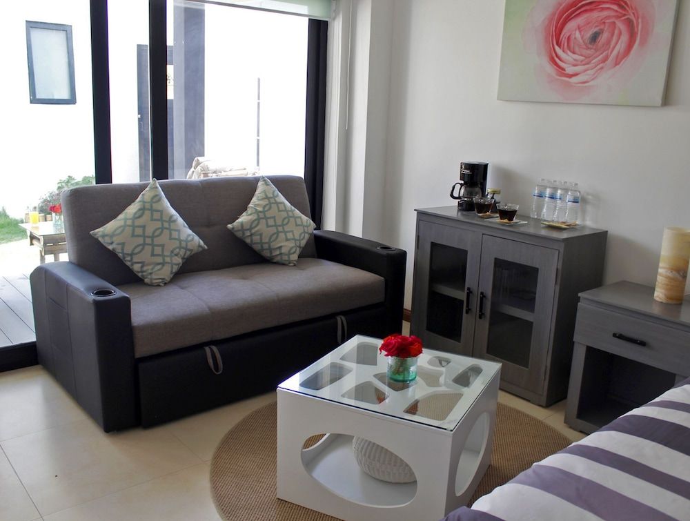 Villas Grand Gardenia Comfort Room, Pool View 8