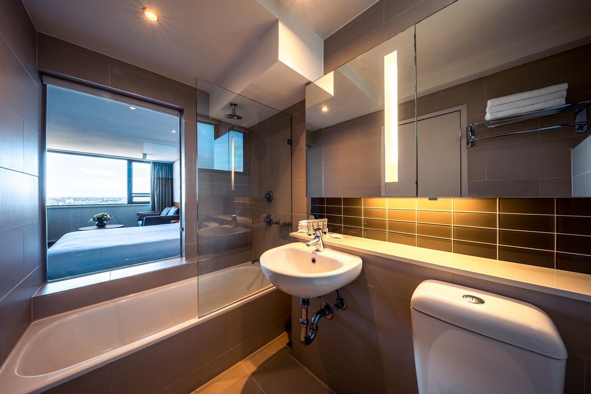 Corner Deluxe Triple Room