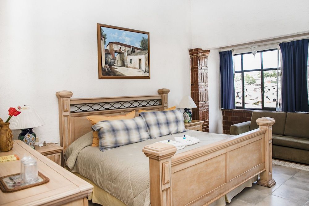 Hotel Tonancalli Standard Room, 1 King Bed 4