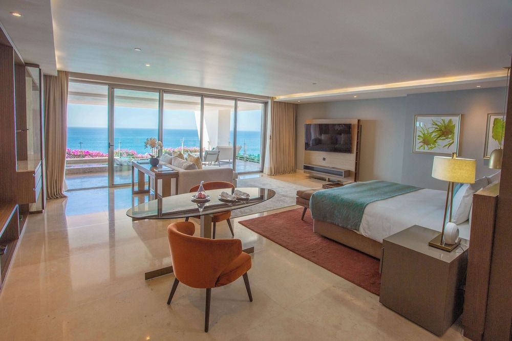 Grand Class Corner Suite