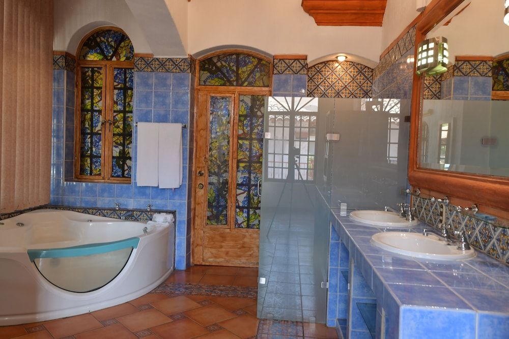 Estancia Villa Real Luxury Suite 5