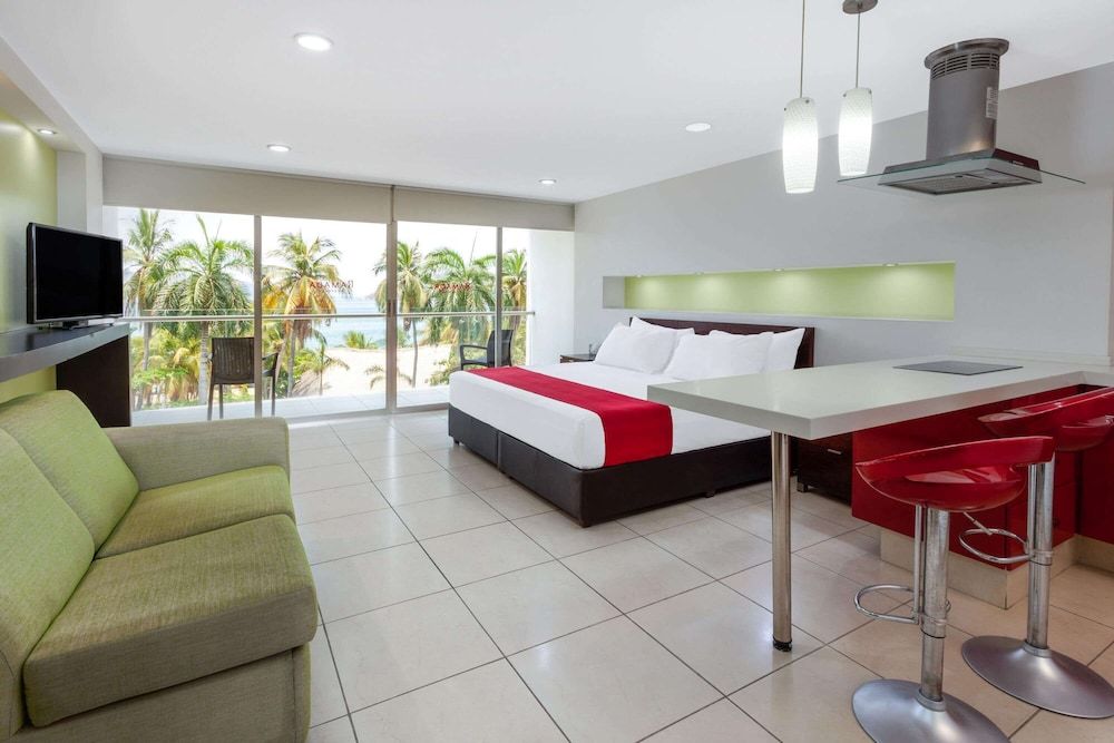 Standard King Suite Ocean View