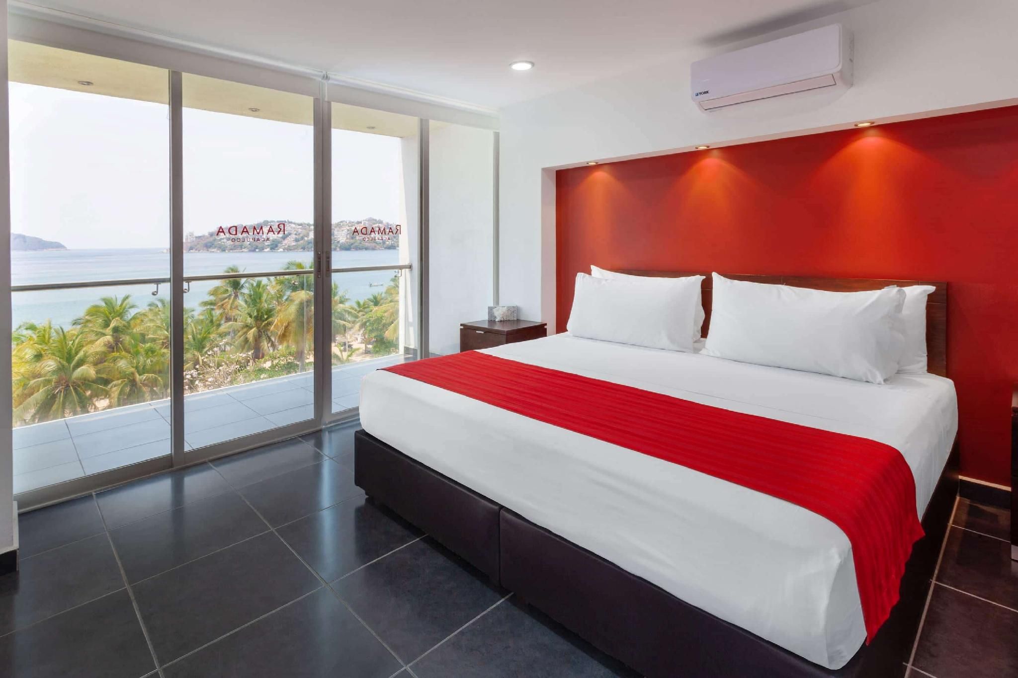 2 Queen Beds, Two-Bedroom Deluxe Suite, Non-Smoking
