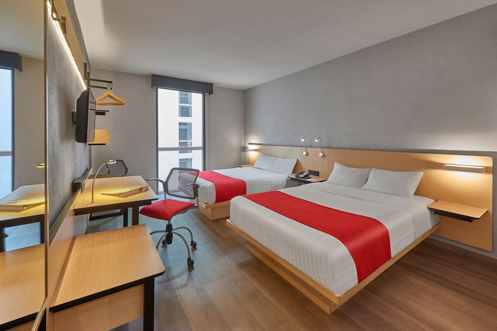 City Express Plus by Marriott Ciudad de México Mundo E Room, 2 Double Beds, Non Smoking 5